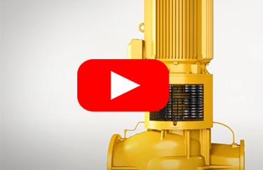 Gelbe DESMI vertikale Kreiselpumpe zur Flüssigkeitsförderung, mit einem Wiedergabe-Symbol-Overlay.
