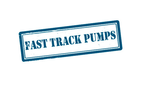 Timbro blu con il testo "FAST TRACK PUMPS" all'interno di un bordo rettangolare.